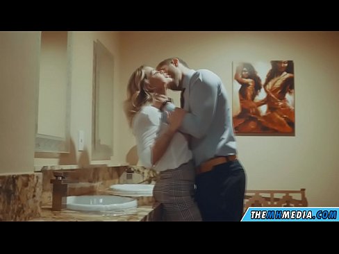 ❤️ Thaum ib tug busty blonde ntxias koj nyob rau hauv ib tug pej xeem chav dej porno  ntawm porn hmn.porn-list.ru ❌ Ib